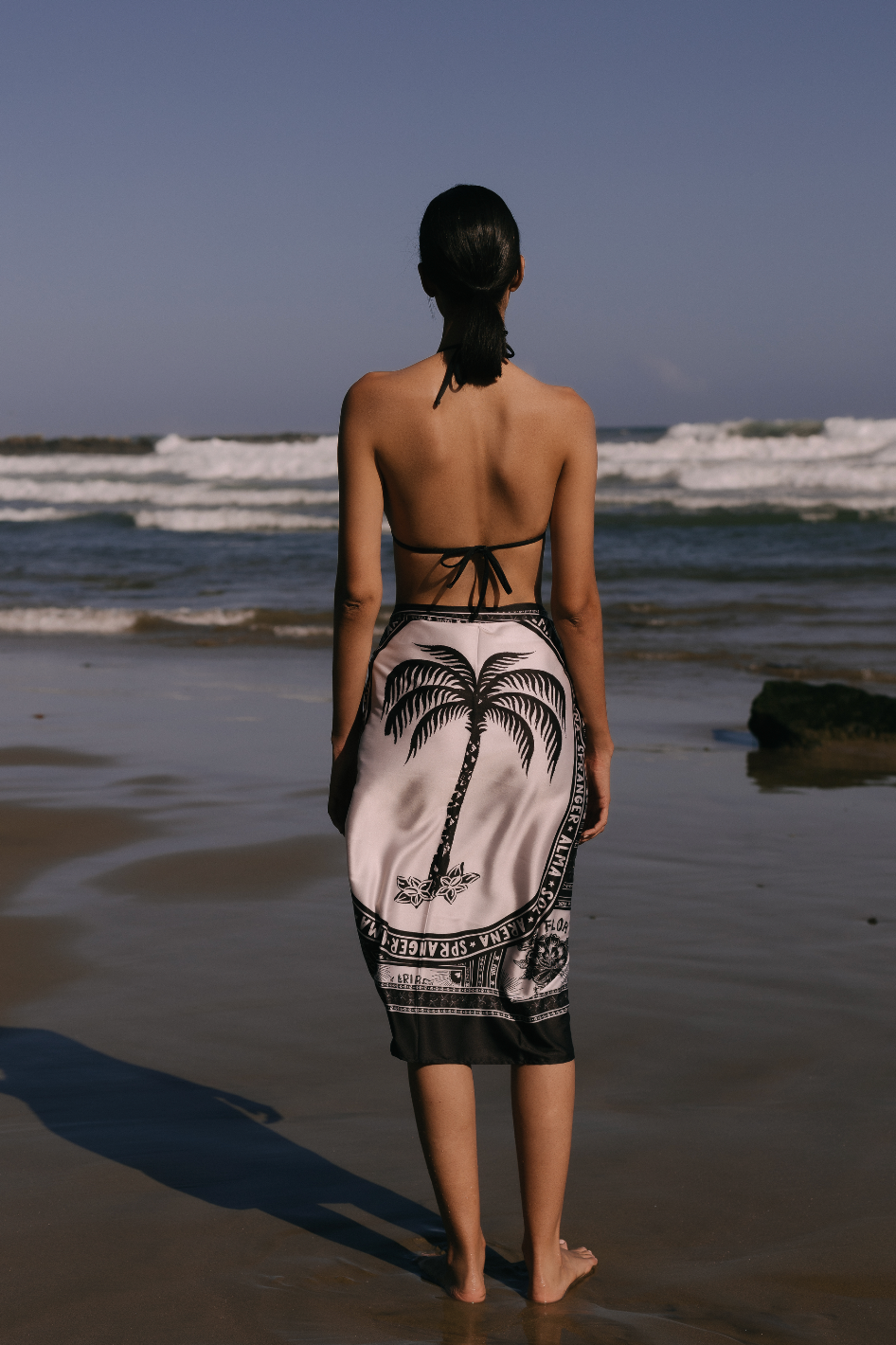 PAREO GRANDE NEGRO ESTAMPADO