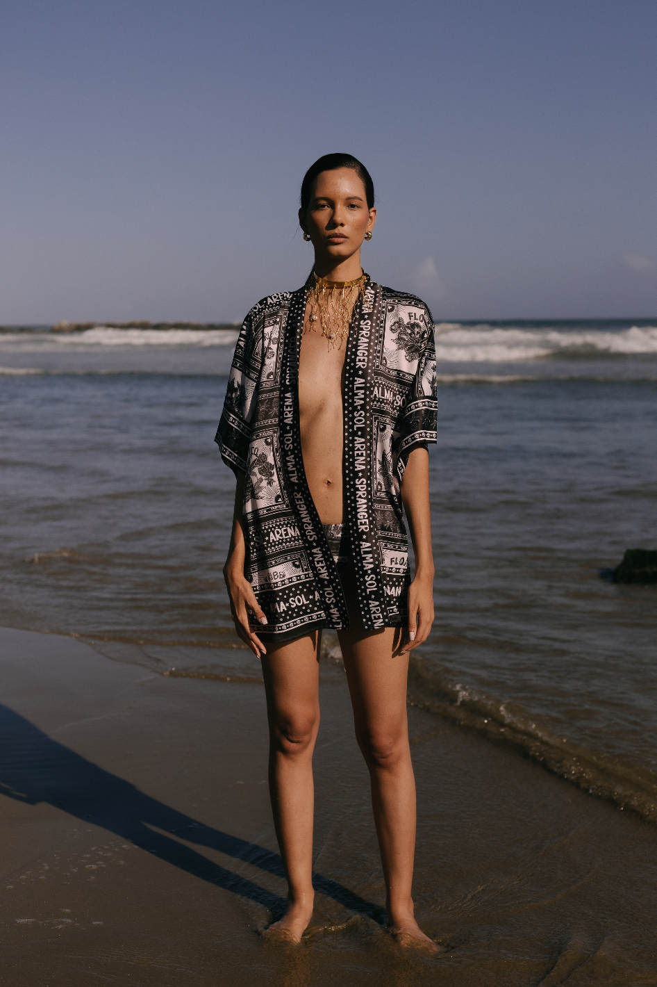 KIMONO NEGRO ESTAMPADO