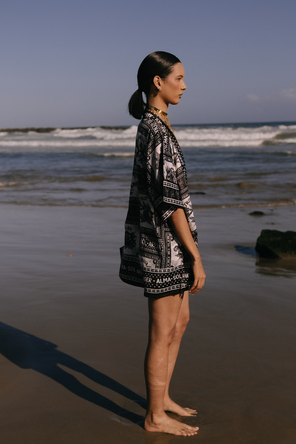 KIMONO NEGRO ESTAMPADO