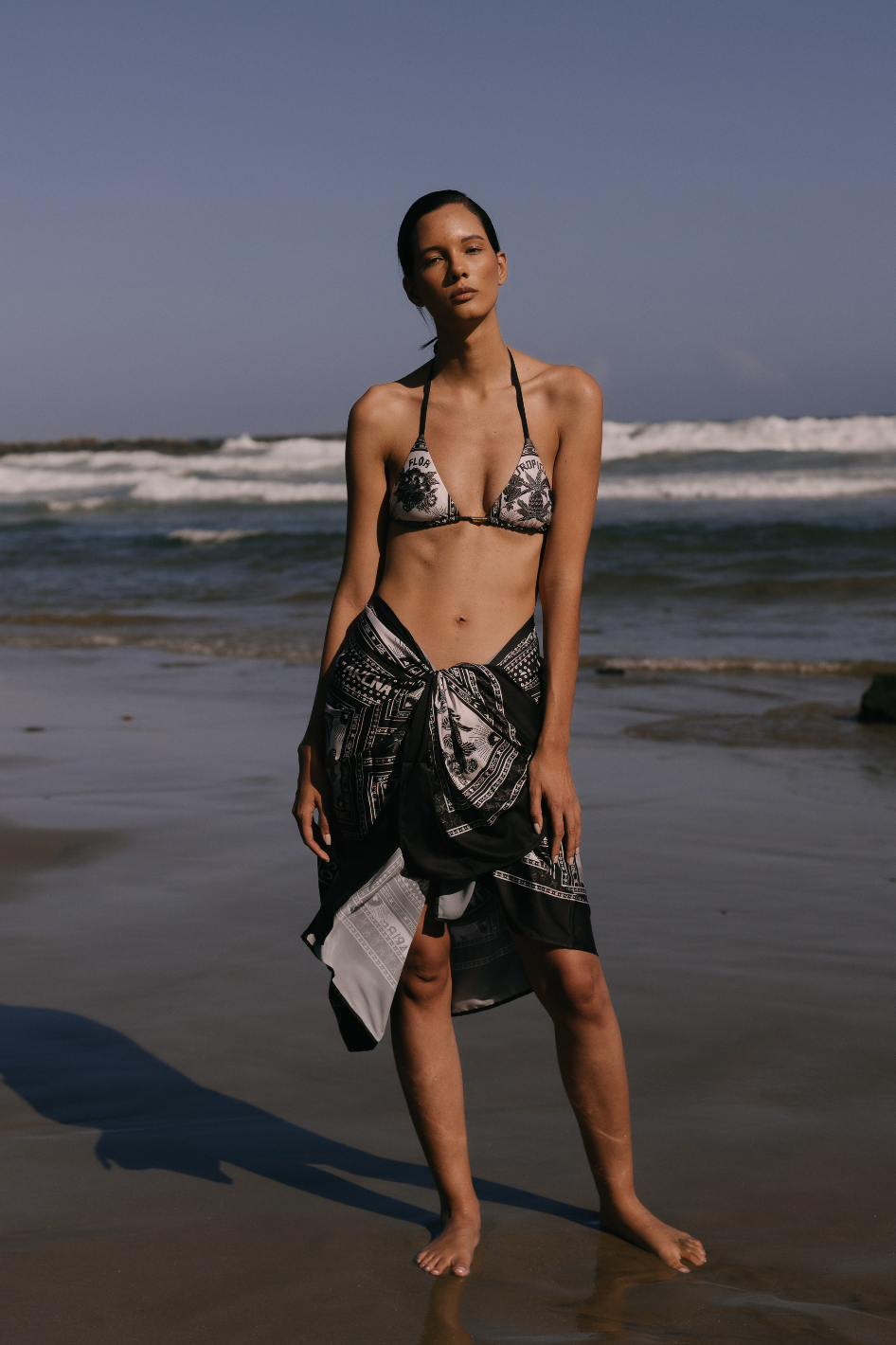 PAREO GRANDE NEGRO ESTAMPADO