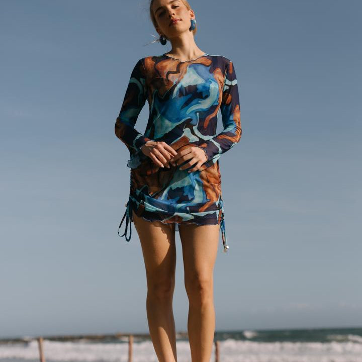 VESTIDO CORTO DE MALLA ESTAMPADO ÍNDIGO