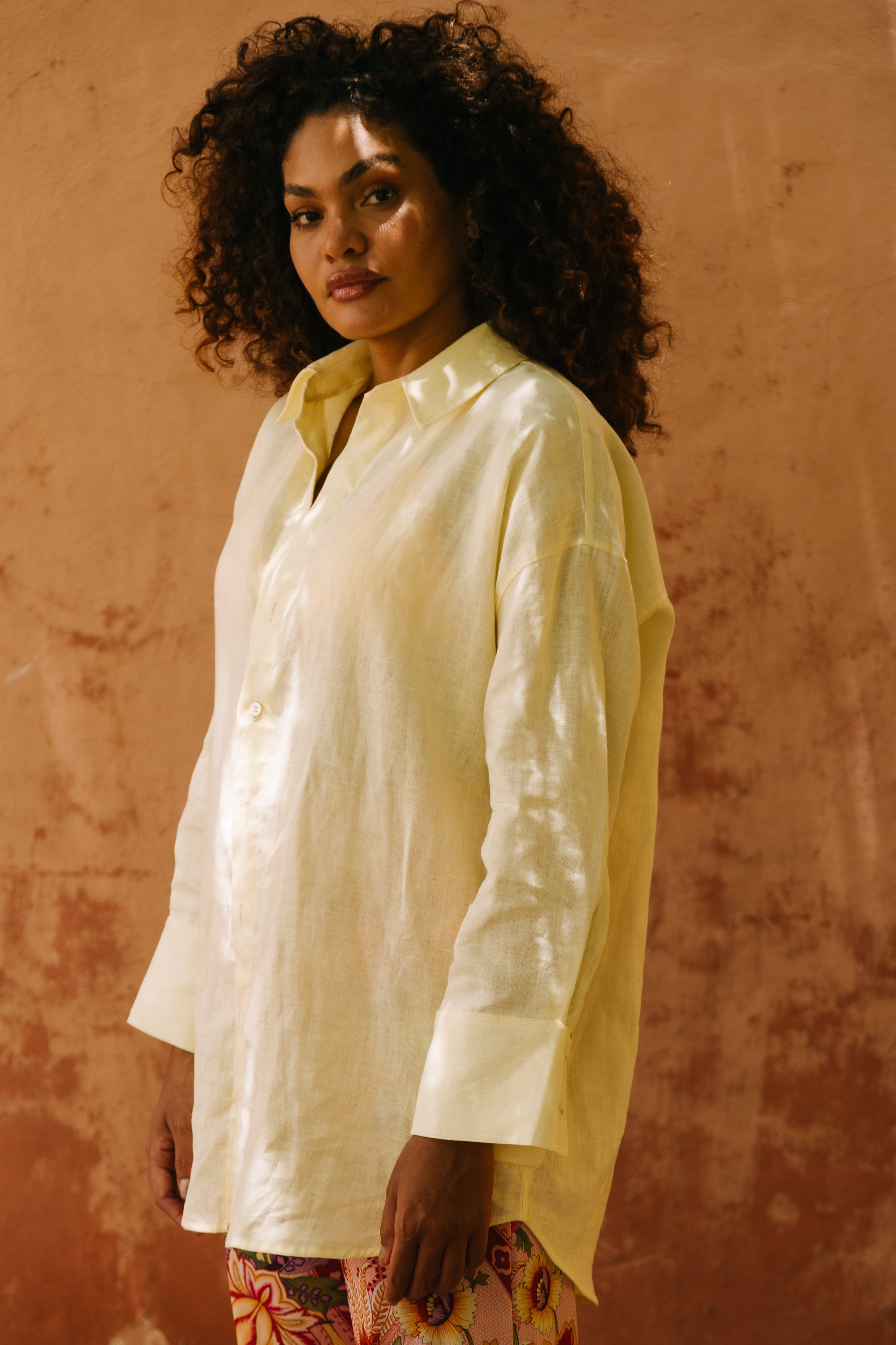 CAMISÓN LINO FIORA AMARILLO