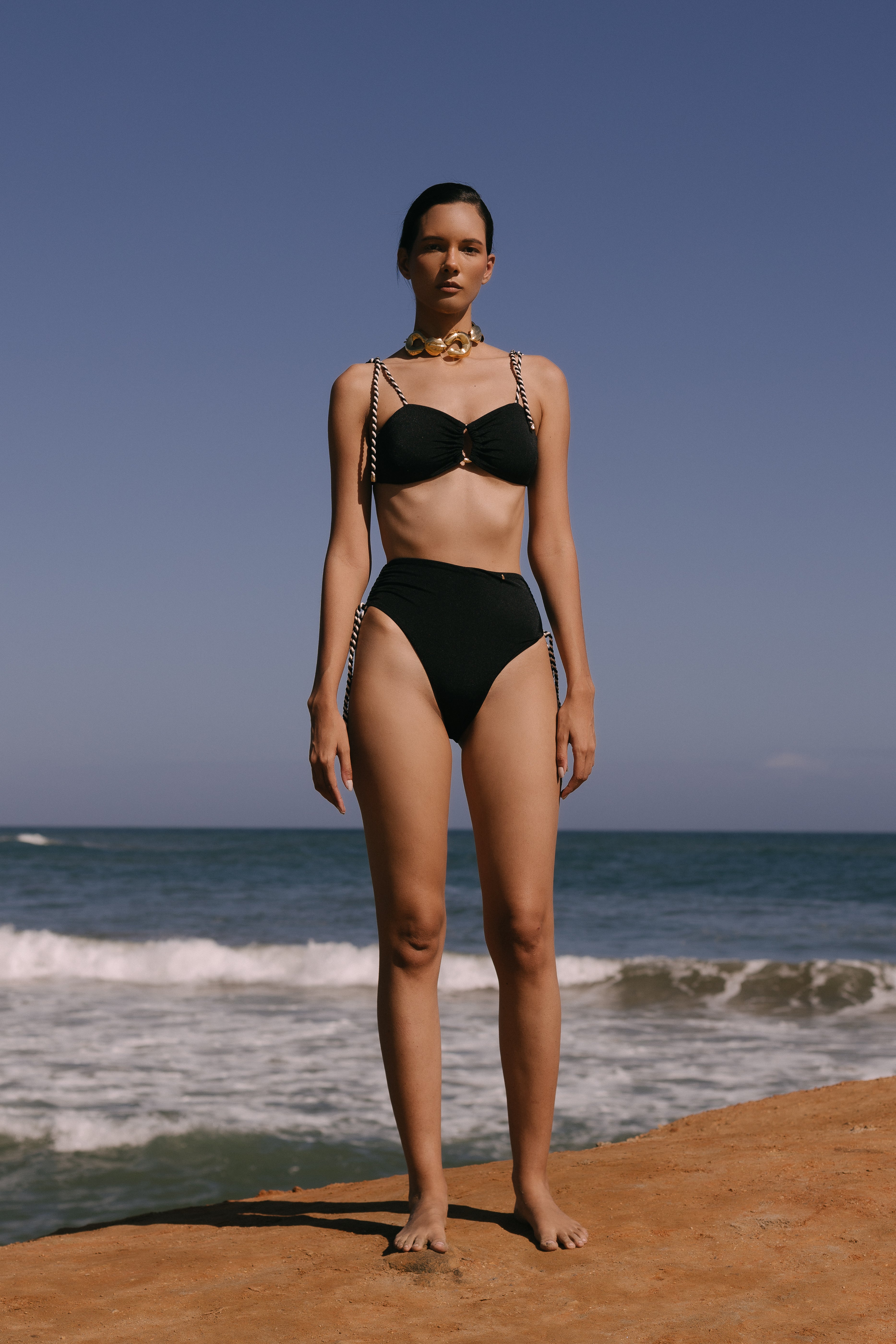 BIKINI PANTY ALTA NEGRO